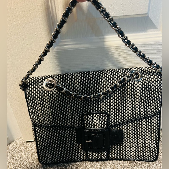 The Limited black and white herringbone shoulder bag with chain strap - Picture 2 of 9